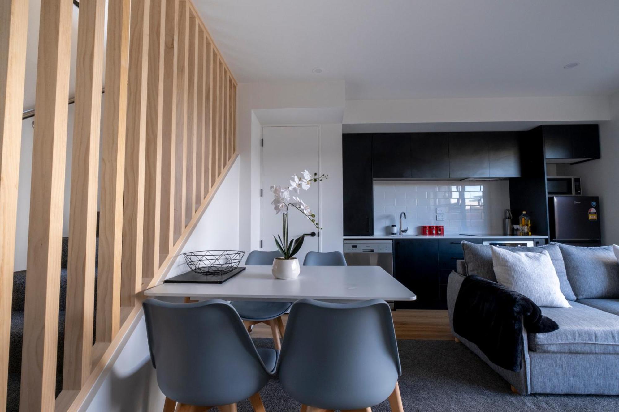 Luxury 2 Bed Townhome In Cbd Крайстчърч Екстериор снимка