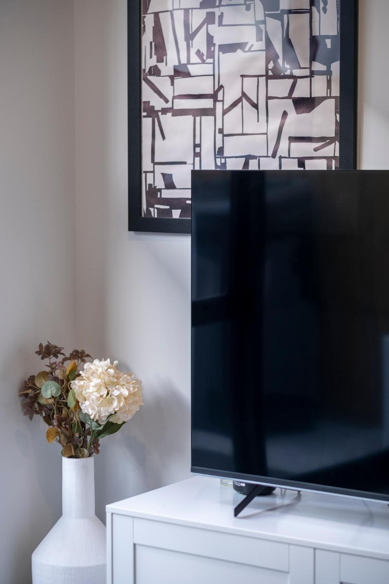Luxury 2 Bed Townhome In Cbd Крайстчърч Екстериор снимка