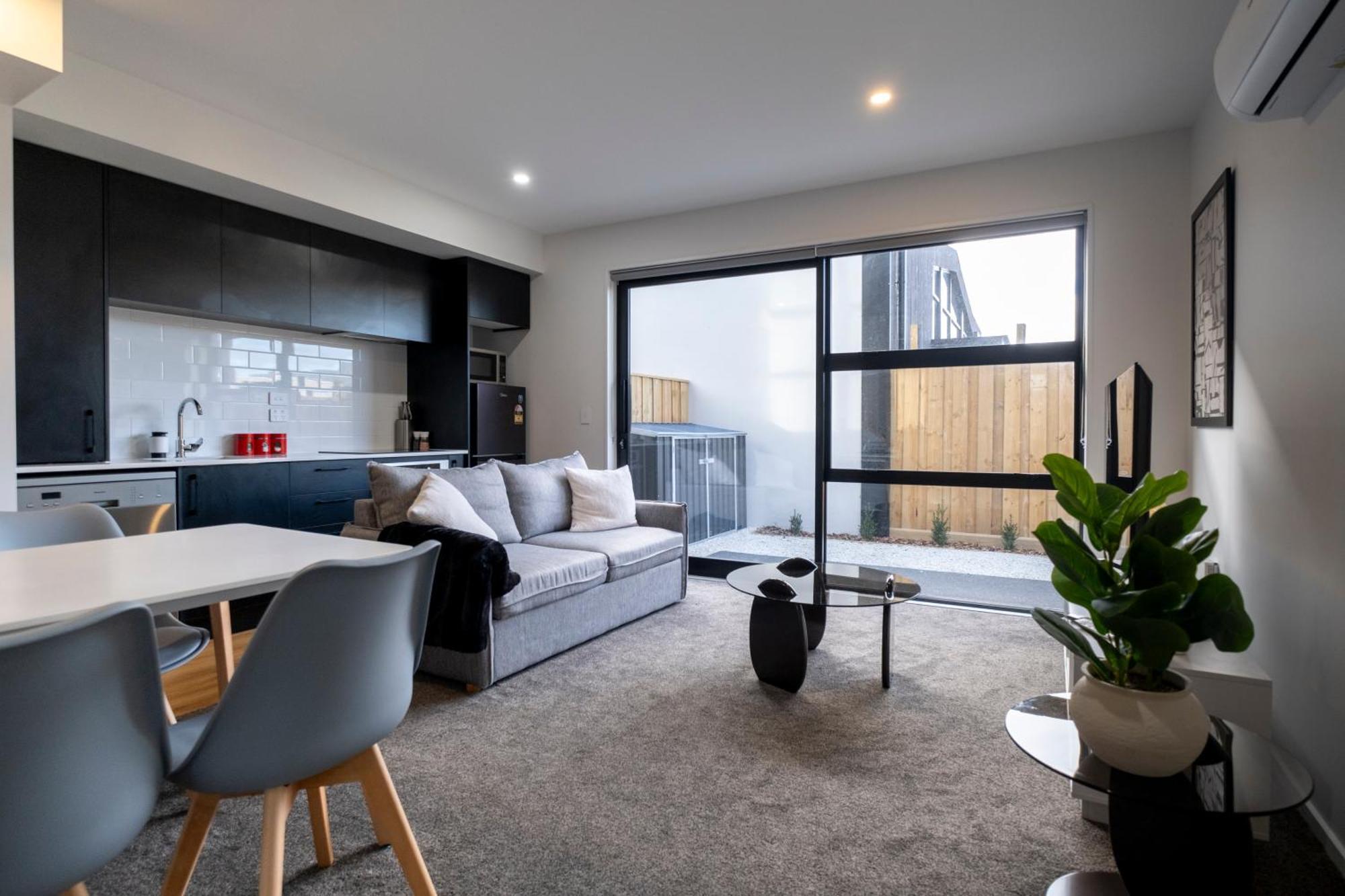 Luxury 2 Bed Townhome In Cbd Крайстчърч Екстериор снимка