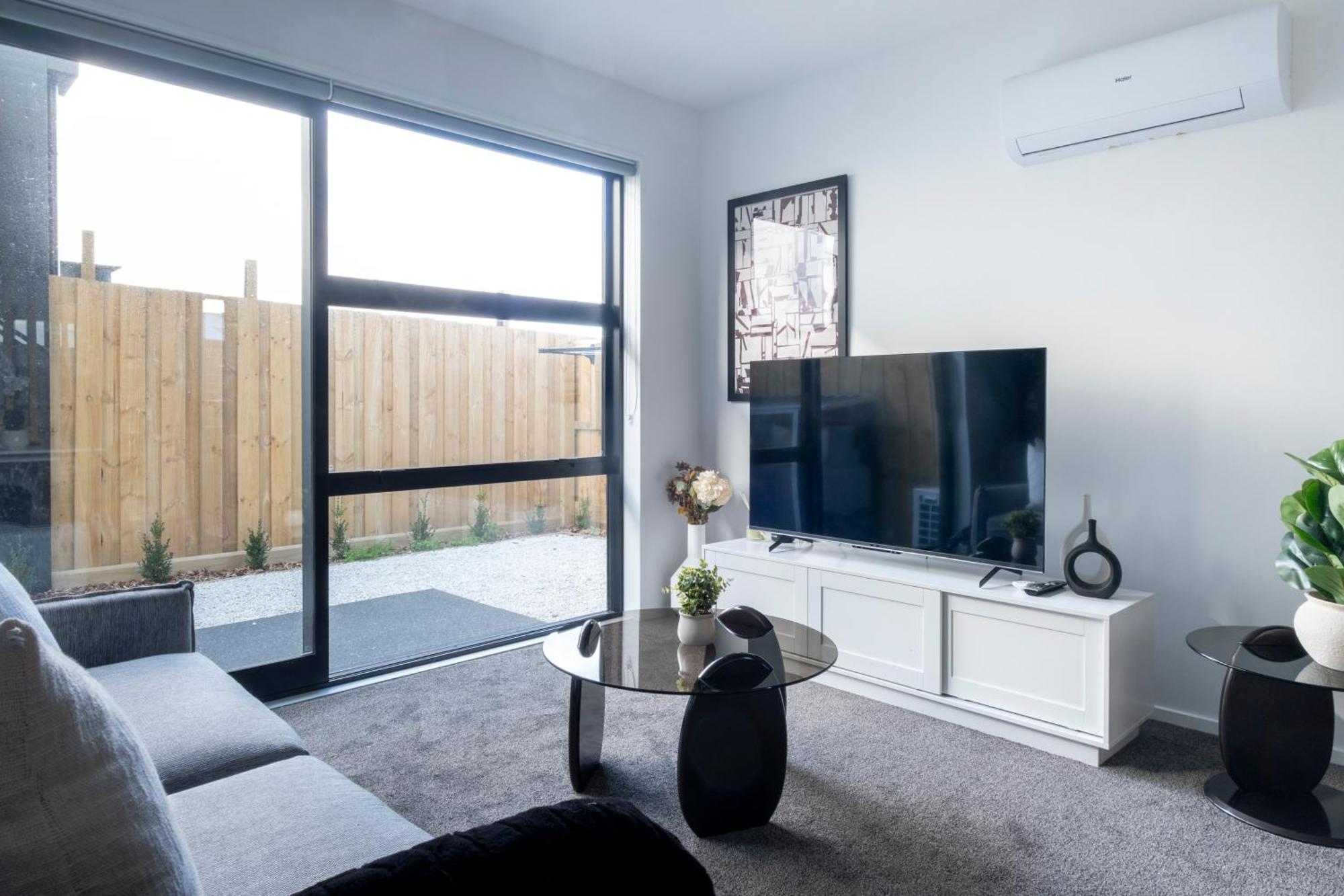 Luxury 2 Bed Townhome In Cbd Крайстчърч Екстериор снимка
