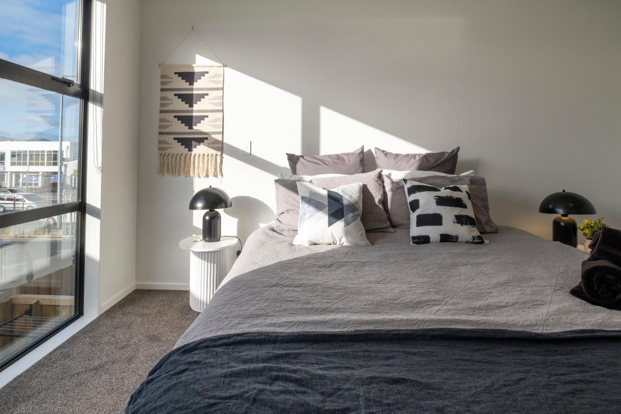 Luxury 2 Bed Townhome In Cbd Крайстчърч Екстериор снимка